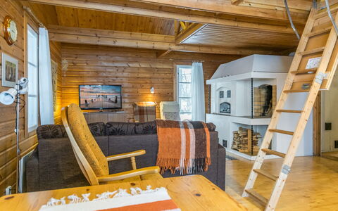 Karinkunnas: Swimming Pool, Mountain Range, Eco Hotel, Resort, Estate, Valley, Villa, Landscaping, Resort Town, Backyard