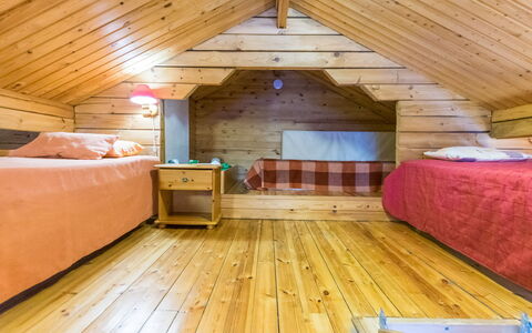Karinkunnas: Swimming Pool, Mountain Range, Eco Hotel, Resort, Estate, Valley, Villa, Landscaping, Resort Town, Backyard