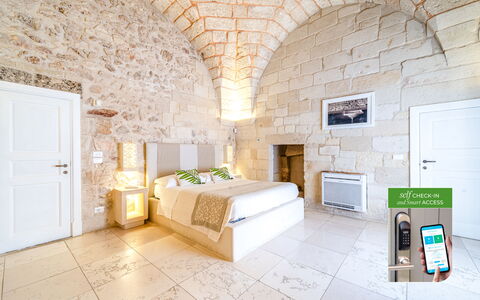 Accommodation:&nbsp;Senatore Cappelli - Deluxe Room With Bath Tub - Co