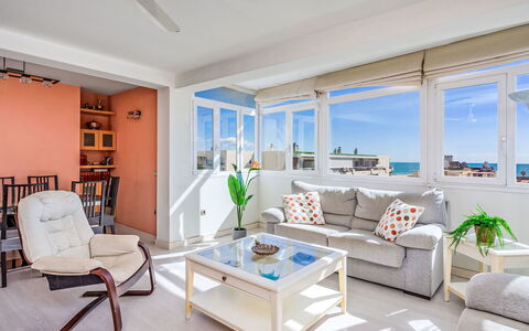 Aloha: Apartment, Condominium, Hotel