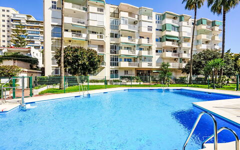 Aloha: Apartment, Condominium, Hotel