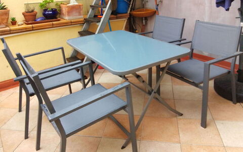 Corazón de Vinaròs: Furniture, Table, Outdoor Furniture, Chair, Outdoor Table, Wood Stain, Design, Plastic, Coffee Table, Houseplant