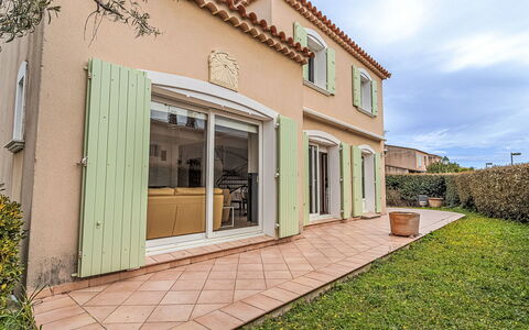 Villa la Pivoine: Urban Design, Shade, Landscaping, Park, Resort Town, Resort