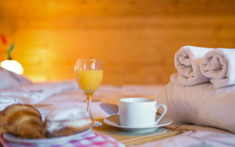Lea: Furniture, Serveware, Linens, Breakfast, Dishware, Food, Cup, Teacup