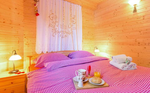 Lea: Wood, Interior Design, Home, Wood Stain, Linens, Hotel, Bedroom, Bedding, Bed, Curtain