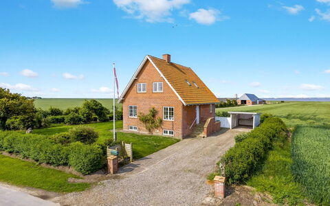 Freja - 12Km from the Sea: Estate, Shade, Driveway, Farmhouse