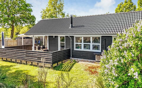 Terttu - 250M from the Sea: Wood, Home, Porch, Deck, Hardwood, Roof, Wood Stain, Wood Flooring, Eco Hotel