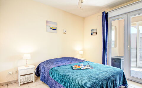 Les Rives du Soleil: Furniture, Bed, Interior Design, Bedroom, Floor, Flooring, Wood, Ceiling, Bed Sheet, Room