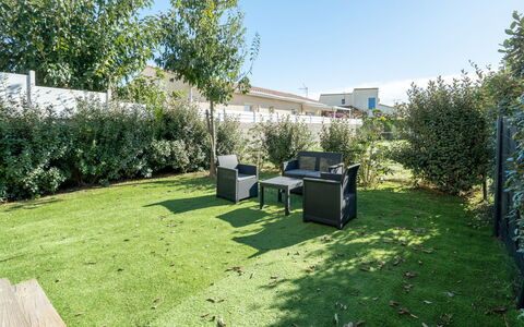 La Dune: Grass, Garden, Shrub, Land Lot, Lawn, Groundcover, Backyard, Shade