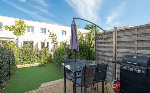 La Dune: Garden, Outdoor Furniture, Furniture, Backyard, Flowerpot, Yard, Courtyard, Landscaping, Patio, Outdoor Table