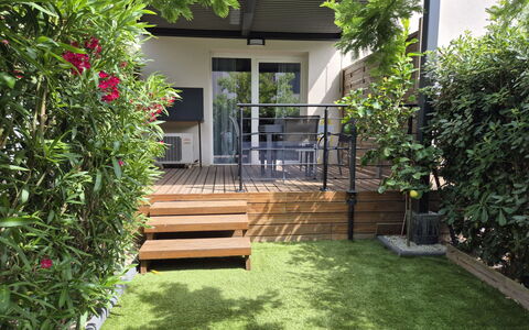 La Dune: Garden, Shrub, Shade, Backyard, Yard, Landscaping, Courtyard, Lawn, Eco Hotel