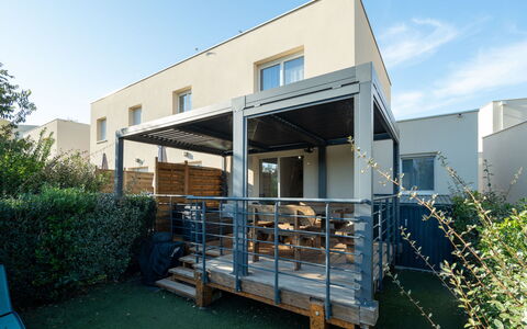La Dune: Furniture, Shade, Balcony, Outdoor Furniture, Porch, Outdoor Structure, Pergola, Deck, Chair, Patio