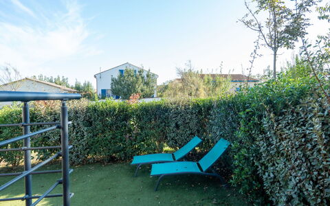 La Dune: Blue, Shrub, Shade, Garden, Hedge, Landscaping, Lawn, Fence, Backyard, Home Fencing
