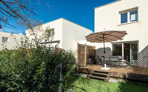 La Dune: Residential Area, Facade, Architecture, House, Home, Garden, Apartment, Yard, Shade, Landscaping