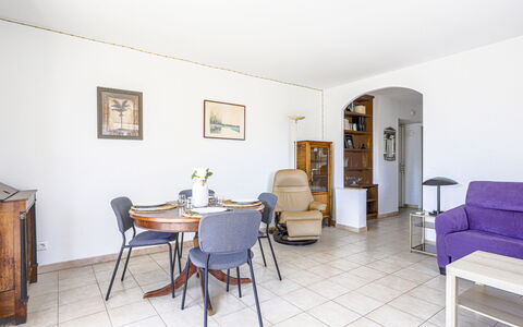 Baie Azur: Furniture, Flooring, Interior Design, Floor, Room, Ceiling, Apartment, Living Room, Couch, Chair