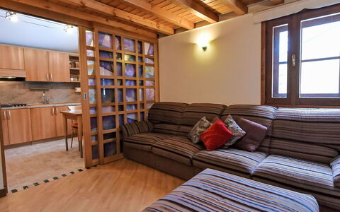 Cascata: Furniture, Wood, Interior Design, Flooring, Kitchen, Cabinetry, Floor, Room, Major Appliance, Cupboard