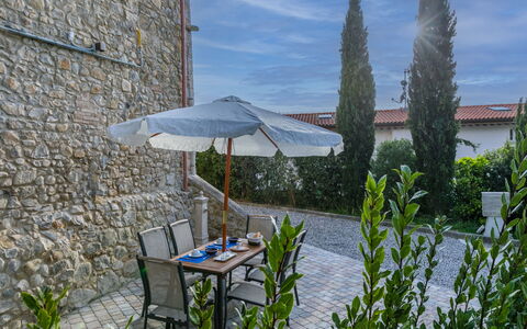 Delle Ginestre: Furniture, Wood, Interior Design, Flooring, Kitchen, Cabinetry, Floor, Room, Major Appliance, Cupboard