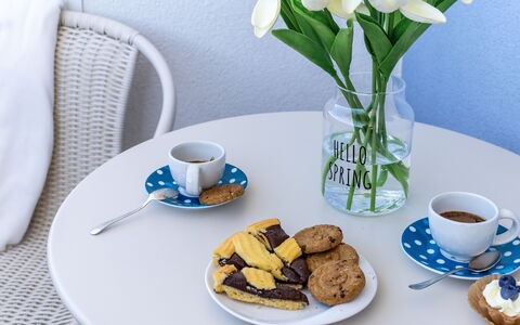 Suite Artemare: Tableware, Drinkware, Cup, Coffee Cup, Serveware, Food, Dishware, Table, Plate, Teacup