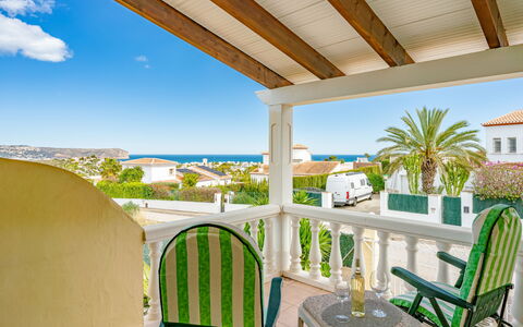 Aurora Boreal: Home, Resort, Chair, Estate, Outdoor Furniture, Balcony, Eco Hotel, Landscaping, Shade, Design