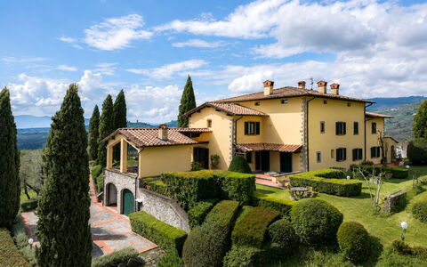 Villa Alessia Luxury: Garden, Estate, Landscaping, Hedge, Villa, Mansion, Courtyard, Hacienda, Eco Hotel