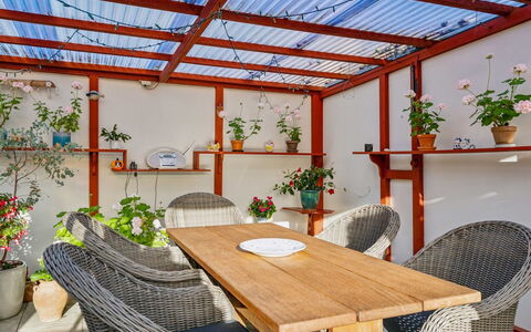 Helemine - 900M from the Sea: Estate, Shade, Driveway, Farmhouse