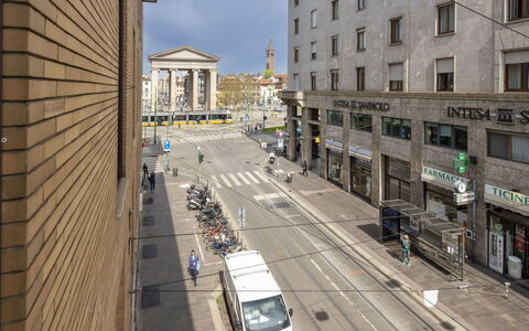 Manusardi Navigli Flat: Sky, Blue, Daytime, Horizon, Coast, Tropics, Resort Town