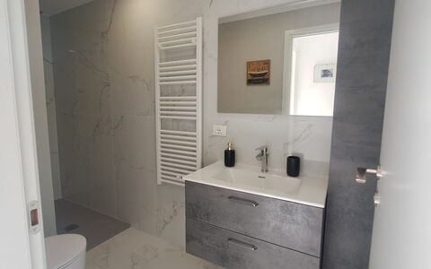 Central Design Flat With Parking, Bogliasco: Flooring, Floor, Plumbing Fixture, Bathroom Cabinet, Tile, Bathroom, Plumbing, Bathroom Sink, Tap