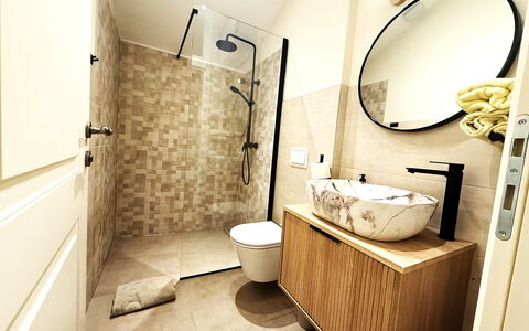 Casa Rossa Ac, Wifi, Prodol - Croazia: Flooring, Interior Design, Plumbing Fixture, Floor, Bathroom, Bathroom Cabinet, Plumbing, Tap, Tile, Sink