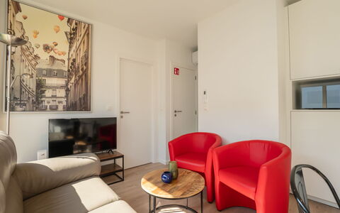 Accommodation:&nbsp;New Dahlia 13 with Parking 484.3