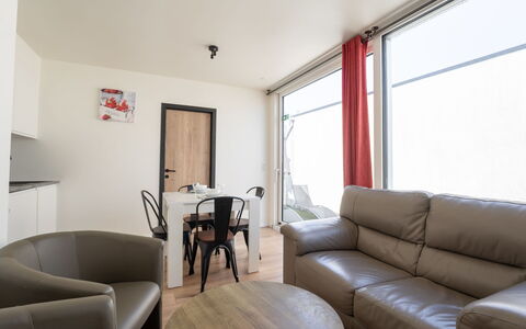 Accommodation:&nbsp;New Dahlia 6 with Parking 484.1