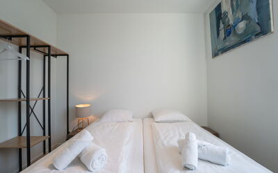 Accommodation:&nbsp;New Dahlia 15 with Parking 484.7