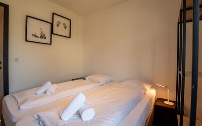 Accommodation:&nbsp;New Dahlia 6 with Parking 484.1