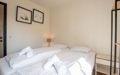 Accommodation:&nbsp;New Dahlia 6 with Parking 484.1