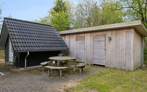 Øgot: Furniture, Interior Design, Flooring, Floor, Ceiling, Room, Chair, Table, Apartment, Kitchen & Dining Room Table