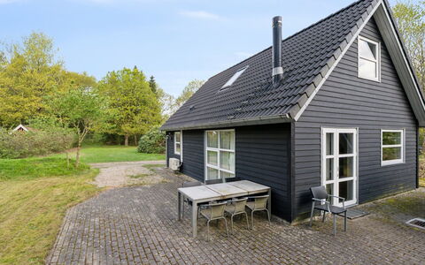 Øgot: Furniture, Interior Design, Flooring, Floor, Ceiling, Room, Chair, Table, Apartment, Kitchen & Dining Room Table