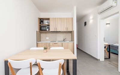 Accommodation:&nbsp;Medena 250.1