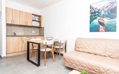 Accommodation:&nbsp;Medena 251.3