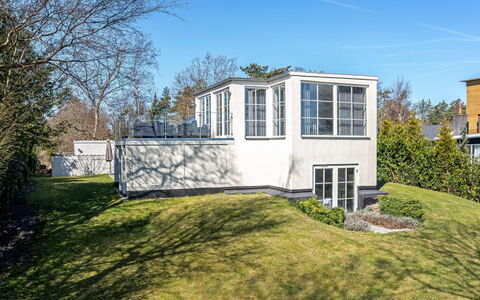 Judit - 10M from the Sea: Shrub, Residential Area, Home, Land Lot, Estate, Cottage, Garden, Sash Window, Landscaping, Yard
