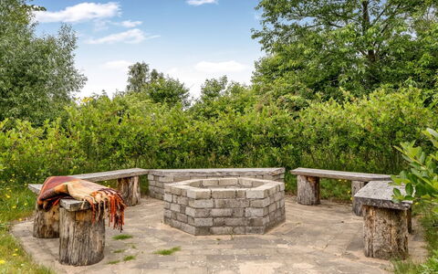 Sunna - 1.2Km from the Sea: Land Lot, Garden, Outdoor Furniture, Landscaping, Shade, Outdoor Bench, Bench, Park, Outdoor Table, Outdoor Structure