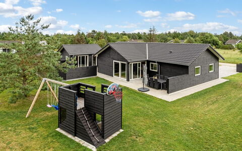 Frederikke - 990M from the Sea: Blue, Shrub, Cottage, Groundcover, Garden, Estate, Shade, Landscaping, Farmhouse, Eco Hotel