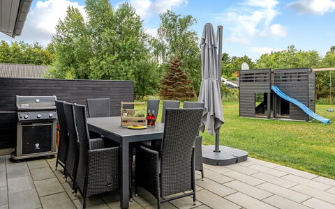 Frederikke - 990M from the Sea: Blue, Shrub, Cottage, Groundcover, Garden, Estate, Shade, Landscaping, Farmhouse, Eco Hotel