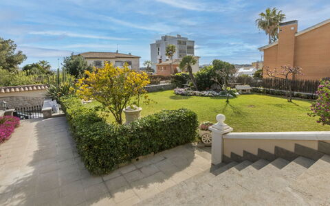 Bon Repos: Residential Area, Shrub, House, Garden, Home, Land Lot, Roof, Shade, Lawn