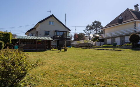 La Maison du Phare: Residential Area, Shrub, House, Garden, Home, Land Lot, Roof, Shade, Lawn