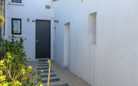 Le Verger: Residential Area, Shrub, House, Garden, Home, Land Lot, Roof, Shade, Lawn