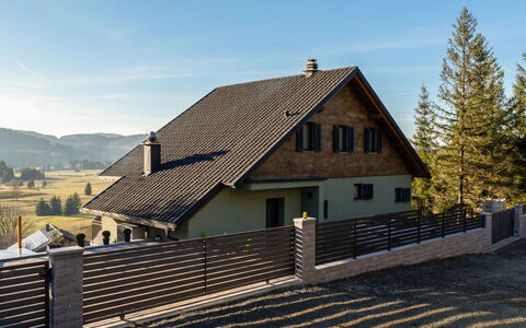 Stella Verde: Residential Area, Shrub, House, Garden, Home, Land Lot, Roof, Shade, Lawn