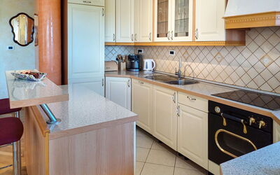 Accommodation:&nbsp;Adrian 223.1