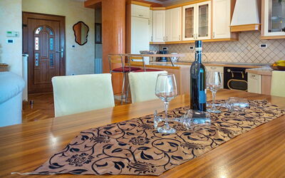 Accommodation:&nbsp;Adrian 223.1