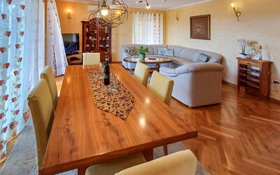 Accommodation:&nbsp;Adrian 223.1