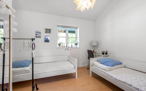 Christin - 275M from the Sea: Interior Design, Flooring, Floor, Wall, Furniture, Ceiling, Wood, Bedroom, Wood Flooring, Bed