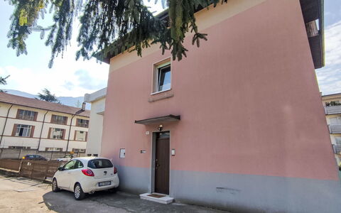 Nonnellini: Mountain Range, Hill Station, Cottage, Valley, Slope, Village, Mountain Village, Alps, Ridge, Massif